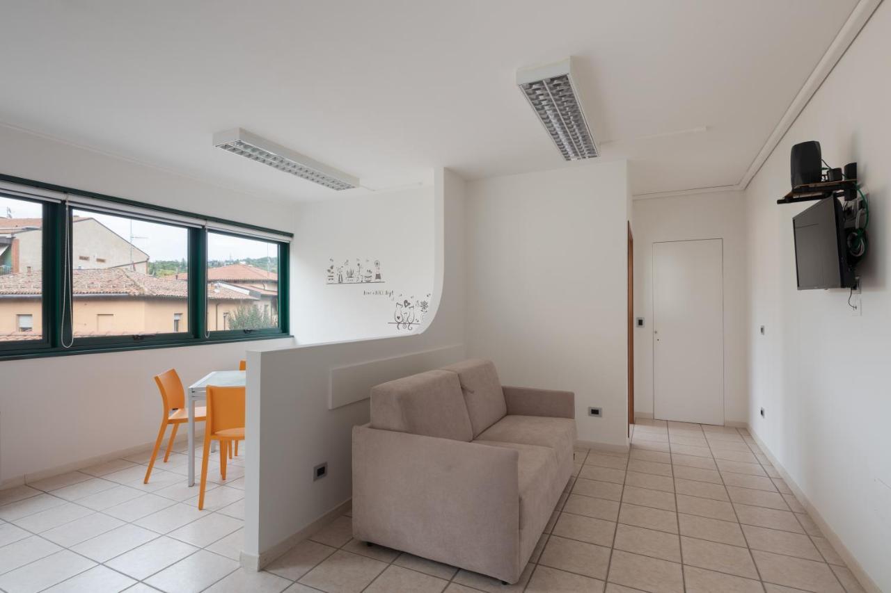 Frenkhome Open Space Castell'Arienti Екстериор снимка